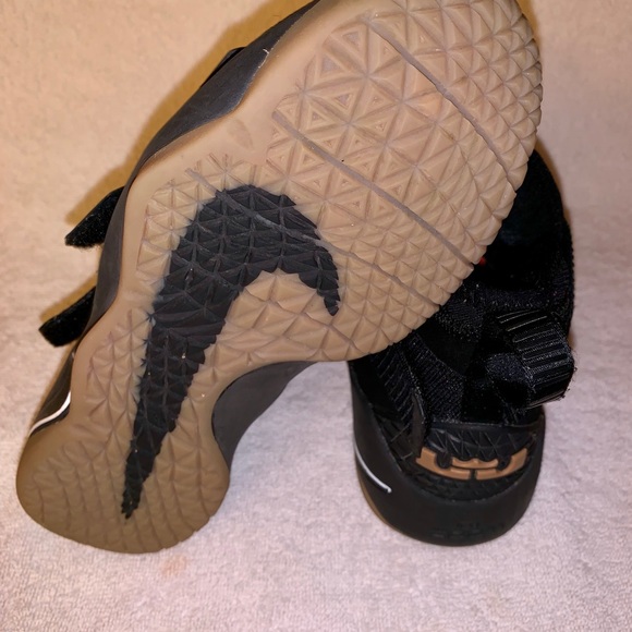 👟 LeBron James High Tops 👟 - Picture 5 of 8